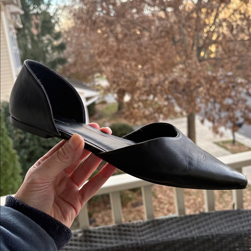 Banana Republic Modern d'Orsay Flat - Picture 5 of 10